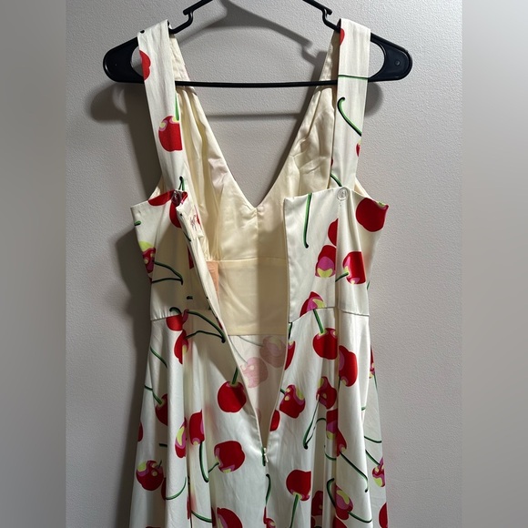 NEW Tatyana Bouquet of Cherries 50s Pin Up Halter Strap Circle Dress Women’s M - Picture 12 of 12